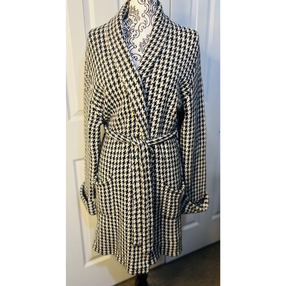 Mercer & Madison Jackets & Blazers - Mercer & Madison B/W Gingham Lambs wool/Angora Belted Coat Size L